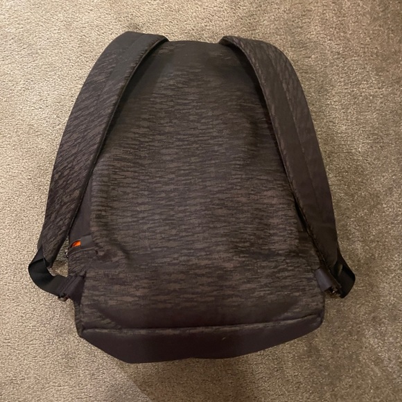 LULULEMON CITY ADVENTURER 21L BACKPACK - Picture 4 of 7